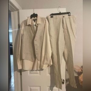 Men’s linen suit from Macy’s. Vest&Shirt size Large. Pants size 34-32